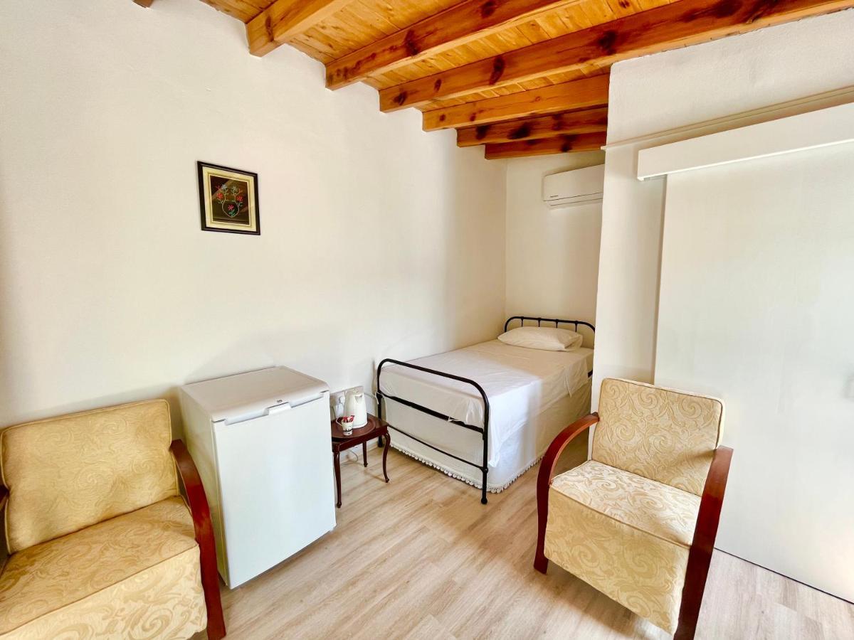 Santa Napa Guest House Famagusta  Esterno foto